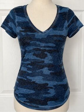 Lucky Brand Blue Camouflage V-Neck Short Sleeve Tee